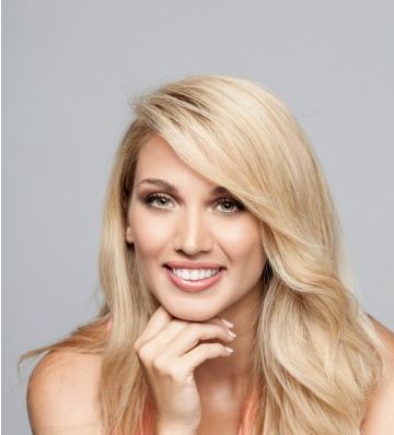 H Σπυροπούλου στη Μονή του Αγίου Κυπριανού για τα… μάγια