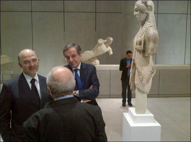 Σπανακοτυρόπιτα και ούζο για τον Μοσκοβισί στο Μουσείο της Ακρόπολης