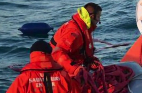 Μαρτυρία επιβάτη: Αν δεν πνιγούμε, θα πεθάνουμε από το κρύο – ΒΙΝΤΕΟ