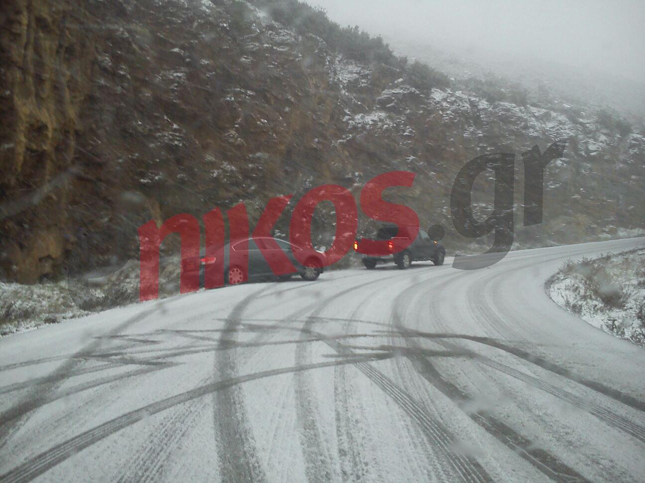 Χιόνια και στον Άγιο Πέτρο – ΦΩΤΟ