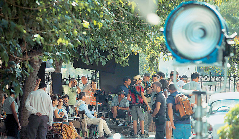 Χόλυγουντ: Η γραφειοκρατία “εξαφανίζει” 12.000 θέσεις εργασίας από τη χώρα σας