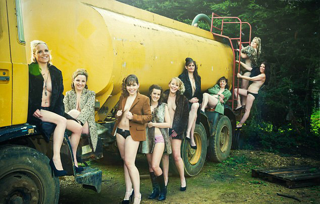 Γδύθηκαν για τον πρίγκιπα Γουίλιαμ- ΦΩΤΟ