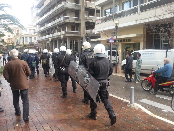 ΒΙΝΤΕΟ-Σοβαρά επεισόδια στο Αγρίνιο