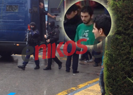 Βγήκε από το νοσοκομείο ο Ρωμανός – Δείτε το βίντεο της μεταγωγής