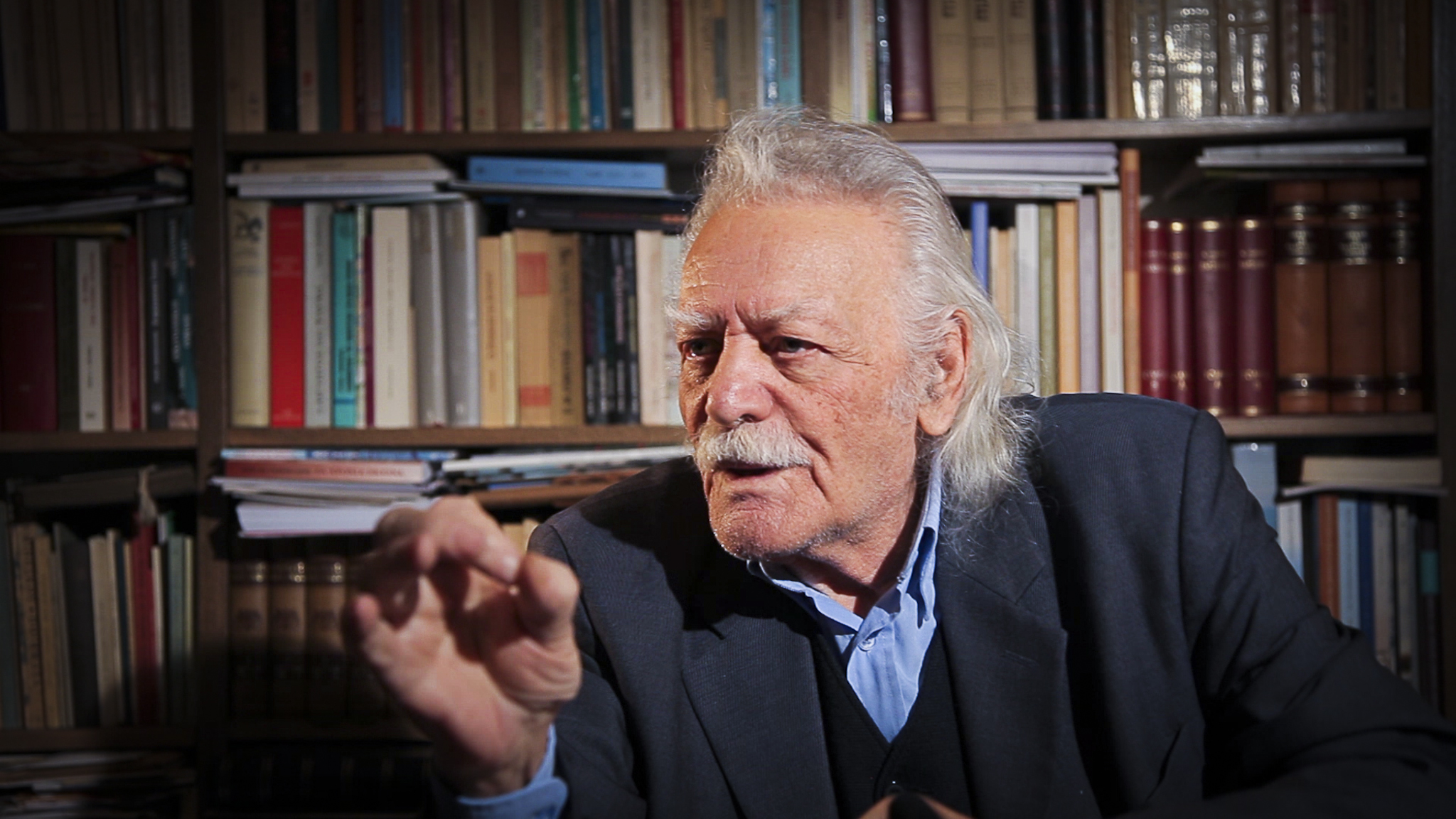 Γλέζος: Να ορίσει υπηρεσιακή κυβέρνηση κοινής αποδοχής ο Παπούλιας