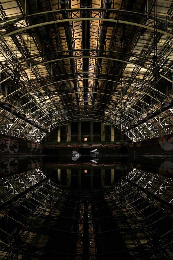 perierga.gr - Δωμάτιο γίνεται... λίμνη υπό τους ήχους της μουσικής!