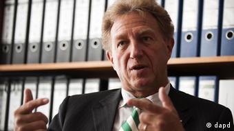 Ήπια κριτική στον Αλέξη Τσίπρα από τον Χριστιανοδημοκράτη Νόρμπερτ Μπάρτλε