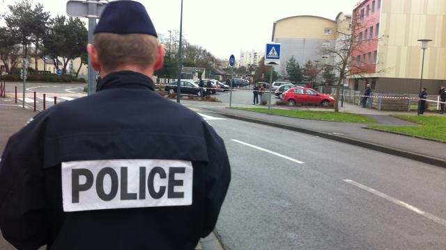 Πέταξαν χειροβομβίδες σε τέμενος στο Λε Μαν – ΤΩΡΑ