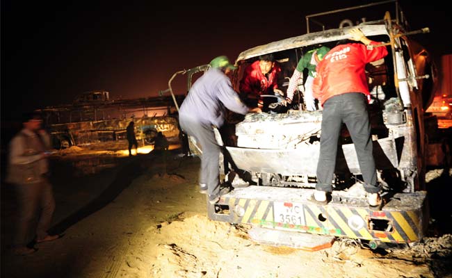 Πακιστάν-Στους 57 ο αριθμός των θυμάτων από τη σύγκρουση λεωφορείου με βυτιοφόρο – ΦΩΤΟ