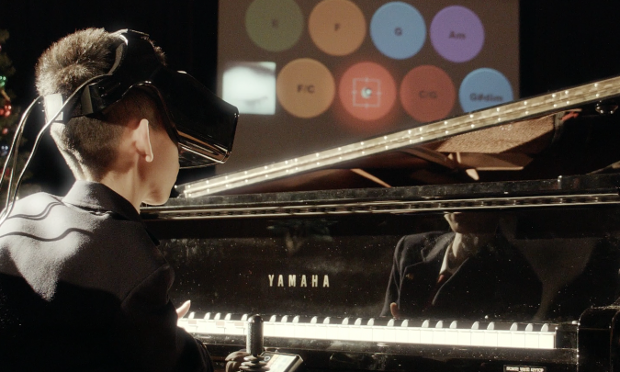 Γκάτζετ για να παίζεις πιάνο με τα… μάτια – ΒΙΝΤΕΟ