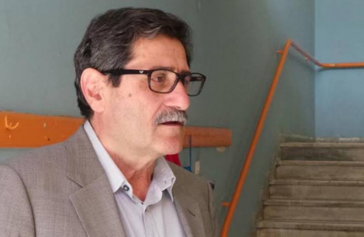 Ο δήμαρχος Πατρέων καταγγέλλει τη σύλληψη πολίτη για χρέος 50 ευρώ