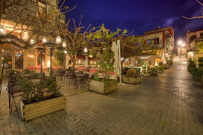 Ο έλεγχος στην Αράχωβα αποκάλυψε μαύρη εργασία και φοροδιαφυγή