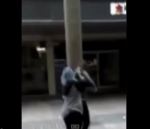 ΣΟΚ με τον ξυλοδαρμό 12χρονης σε εμπορικό κέντρο – ΒΙΝΤΕΟ