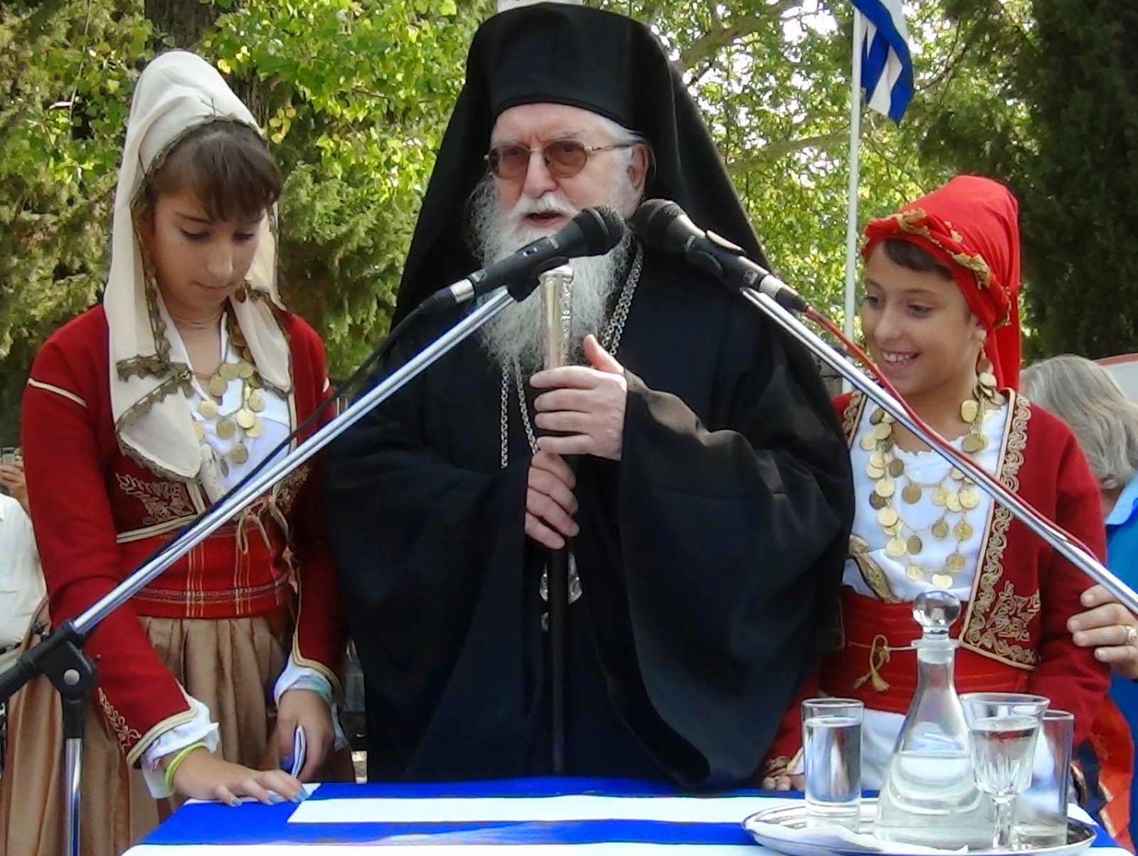 Ο Μητροπολίτης Κόνιτσας αρνήθηκε να ευλογήσει γυναίκα γιατί δεν περίμενε τη… σειρά της