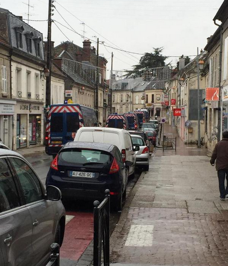 Επιχείρηση της Γαλλικής αστυνομίας στο σπίτι των Τζιχαντιστών – ΦΩΤΟ – ΤΩΡΑ