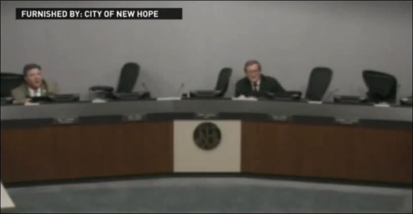 Πυροβολισμοί σε Δημοτικό Συμβούλιο στη Μινεσότα – ΒΙΝΤΕΟ