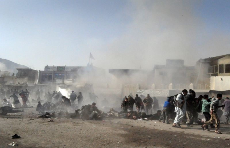 Αιματηρή επίθεση καμικάζι σε κηδεία στο Αφγανιστάν