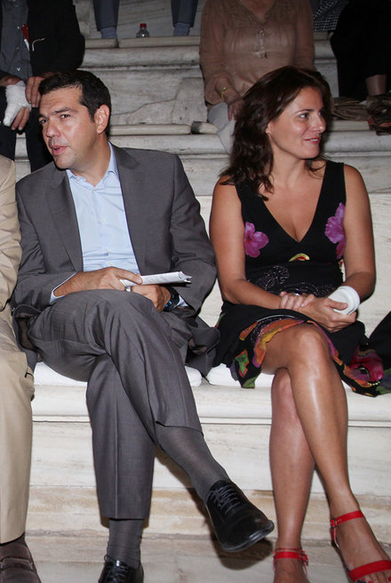Vogue: Τι πρέπει να φορά η πρώτη κυρία της Ελλάδας – ΦΩΤΟ