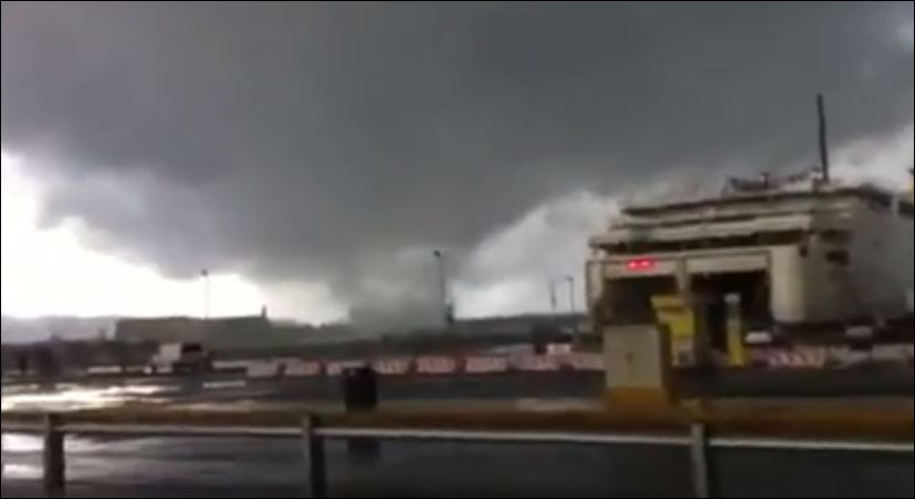 Υδροστρόβιλος στο Ηράκλειο – ΒΙΝΤΕΟ