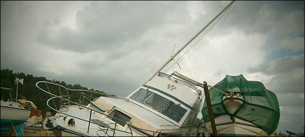 Ο αέρας “σήκωσε” το λιμάνι στο Κατάκολο – ΒΙΝΤΕΟ