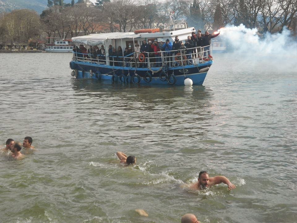 Ο εορτασμός των Θεοφανείων στην Παμβώτιδα – ΦΩΤΟ