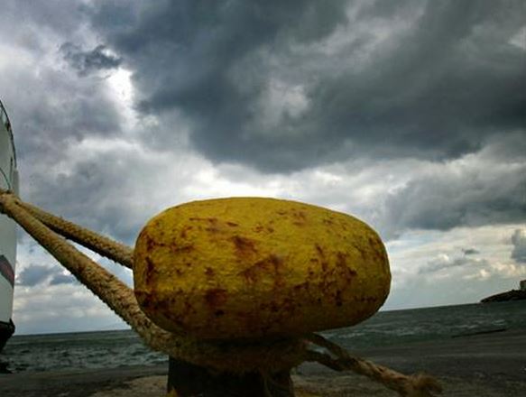 Δεμένα τα πλοία λόγω των ισχυρών ανέμων – Δείτε αναλυτικά