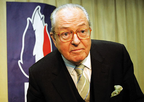 Γαλλία – Ξέσπασε πυρκαγιά στο σπίτι του Ζαν Μαρί Λεπέν