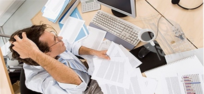 Φόροι “φωτιά” για όσους εργάζονται με “μπλοκάκια”