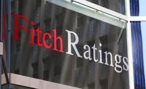 Η Fitch προειδοποιεί την Ελλάδα με υποβάθμιση