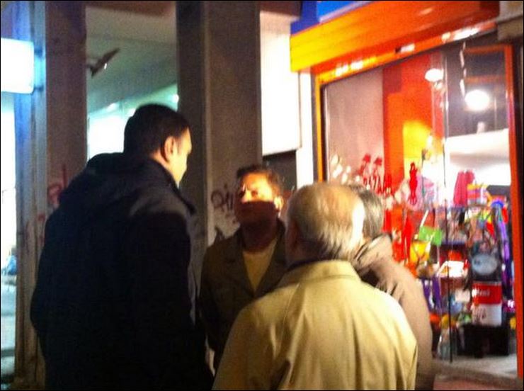 Ο Κικίλιας στο εκλογικό κέντρο που δέχθηκε επίθεση – ΦΩΤΟ