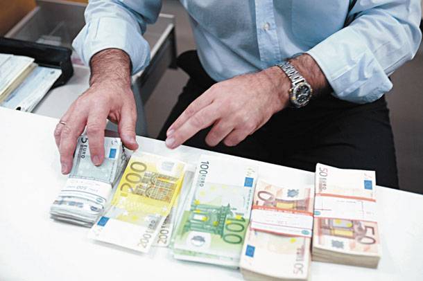 Φυγή καταθέσεων 14 δισ. ευρώ σε ένα δίμηνο