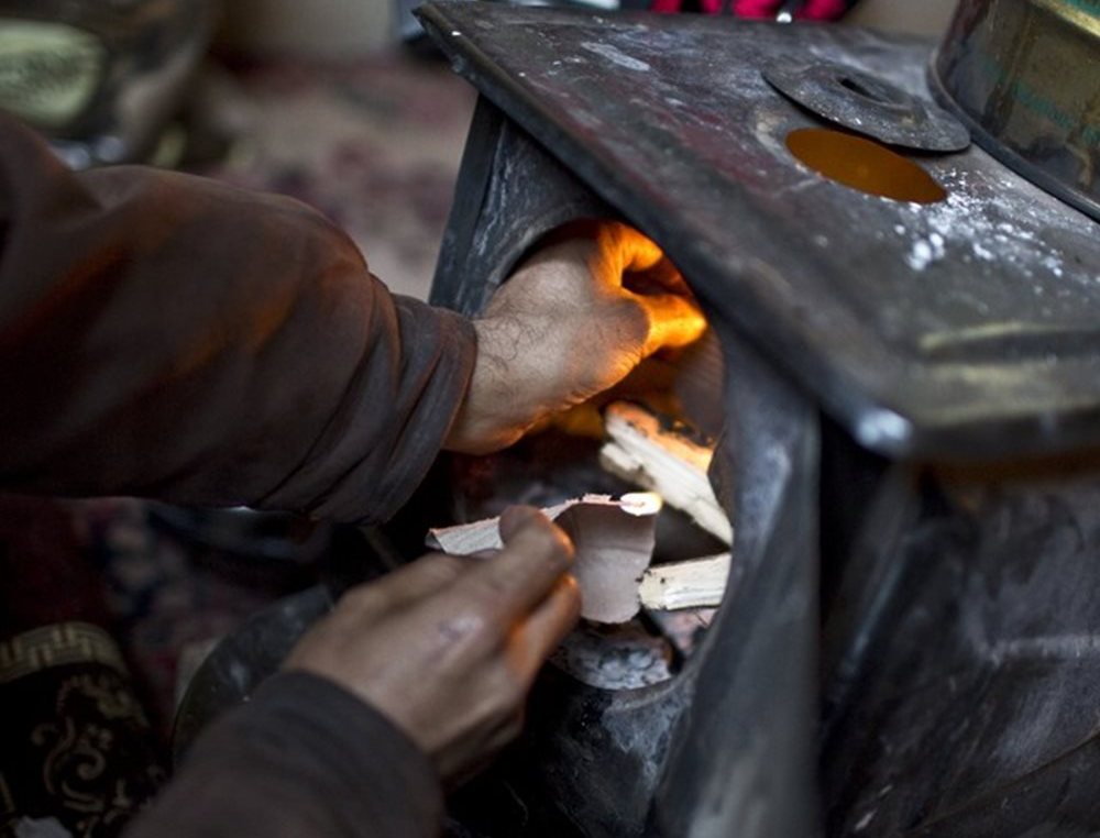 Άναψε τη σόμπα με… 800 ευρώ