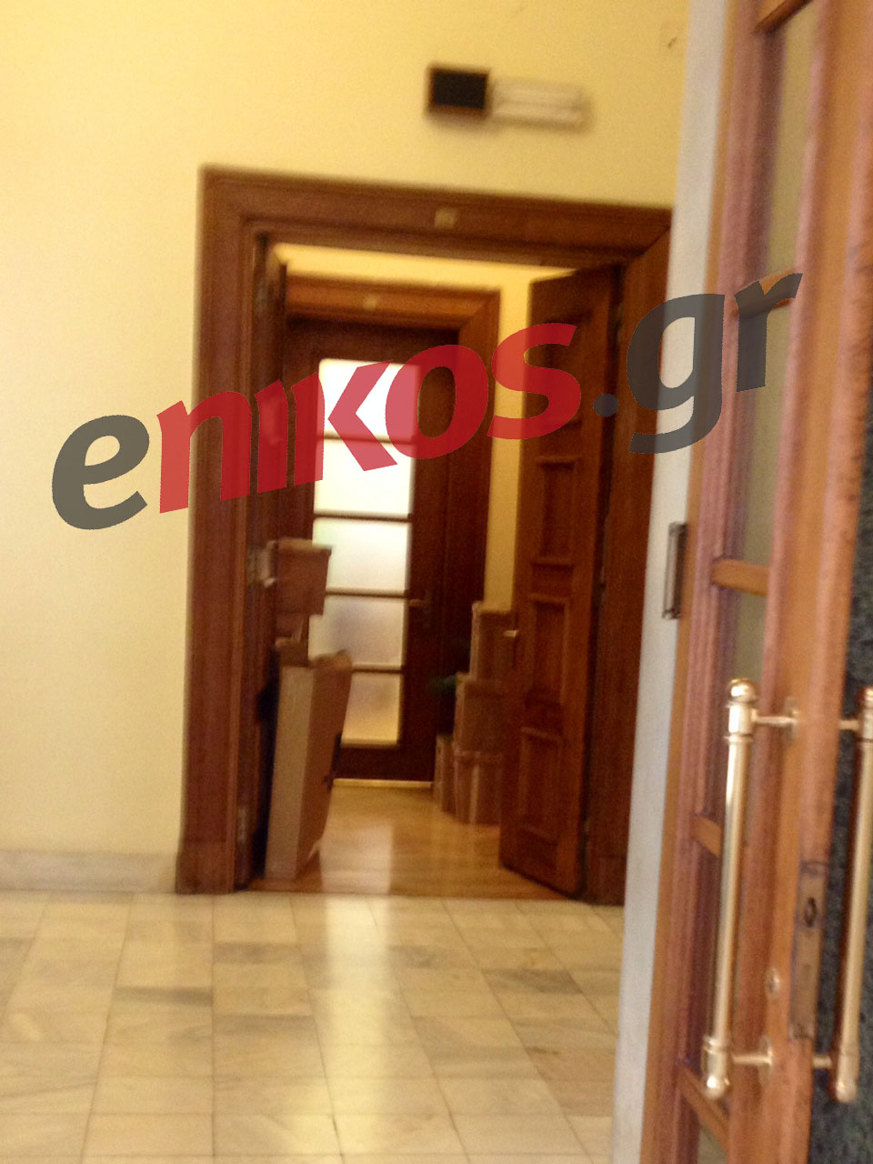 Βουλή – Ο Κακλαμάνης παραχώρησε το γραφείο του στον Παπανδρέου – ΦΩΤΟ