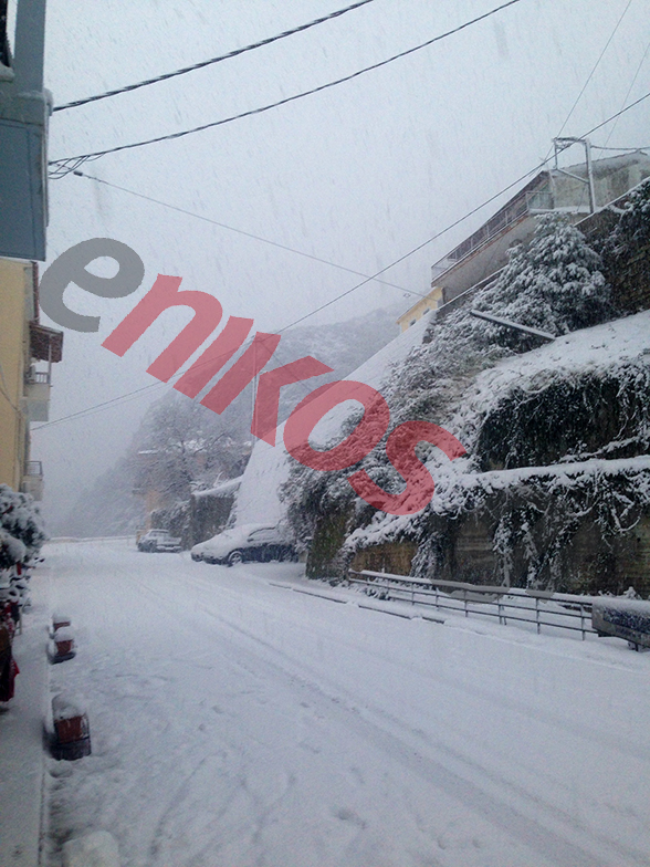 Σε κλοιό χιονιά η Κύμη Ευβοίας – ΦΩΤΟ