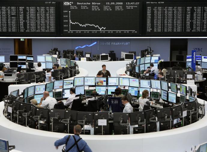 Ευρωπαϊκά χρηματιστήρια: Μεγάλη πτώση λόγω βουτιάς των τιμών εμπορευμάτων