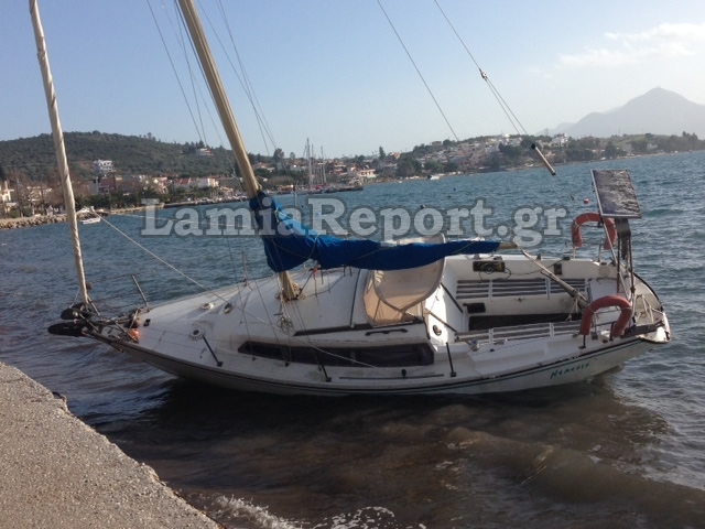 Ιστιοπλοϊκό βγήκε στη στεριά – ΦΩΤΟ