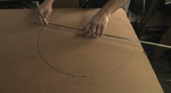 Δεν φαντάζεσαι τι έφτιαξε με λίγο χαρτόνι – ΒΙΝΤΕΟ