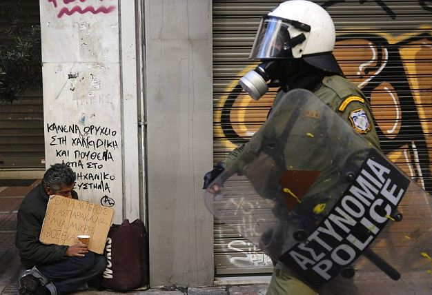 Στις πρώτες θέσεις η Ελλάδα για παραβιάσεις ανθρωπίνων δικαιωμάτων