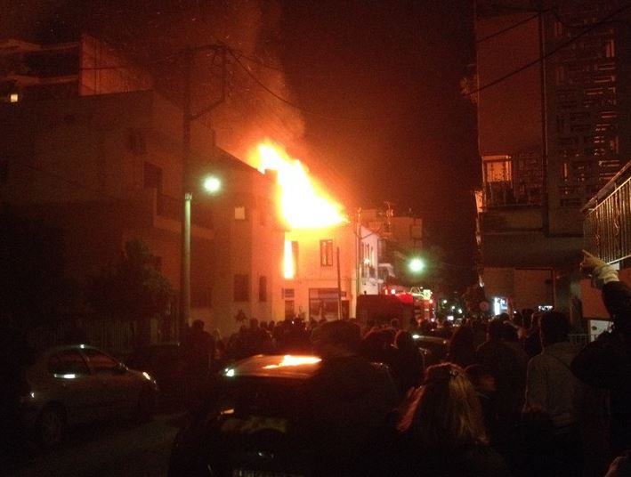 Φωτιά σε διαμέρισμα στο Αίγιο – ΒΙΝΤΕΟ – ΦΩΤΟ