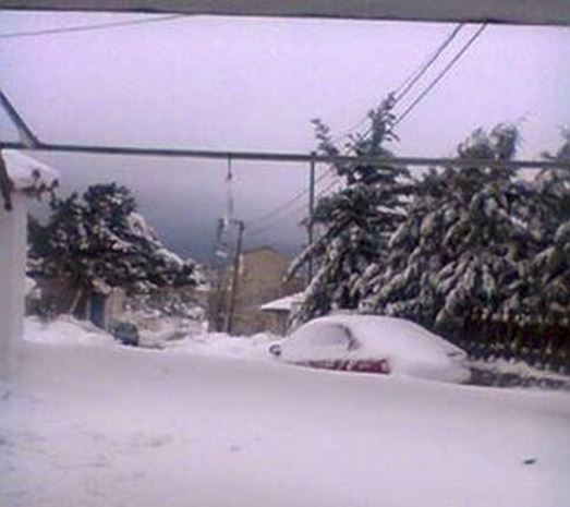 Το χιόνι έφτασε τα δύο μέτρα στα Δερβενοχώρια – ΦΩΤΟ