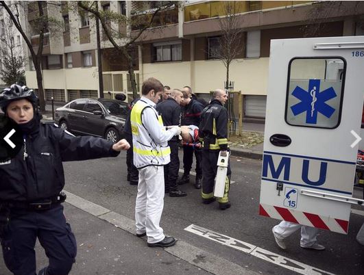 Εικόνες πανικού από την ένοπλη επίθεση στο Charlie Hebdo