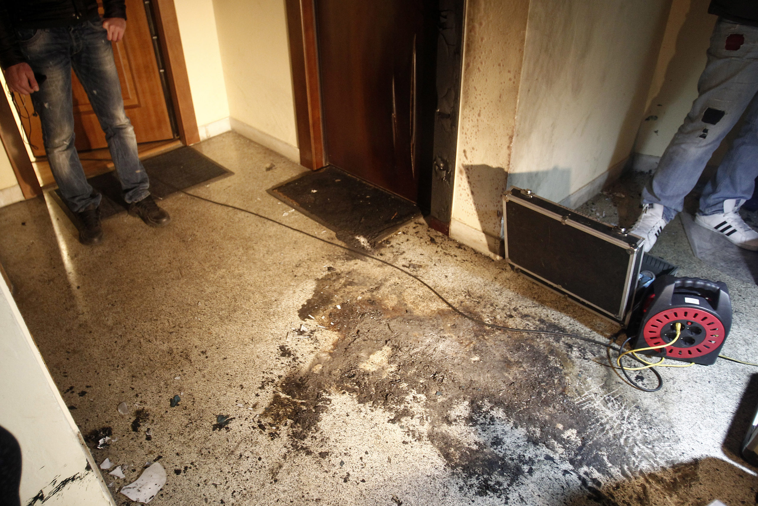 Οι ζημιές στο γραφείο του Άδωνι Γεωργιάδη – ΦΩΤΟ