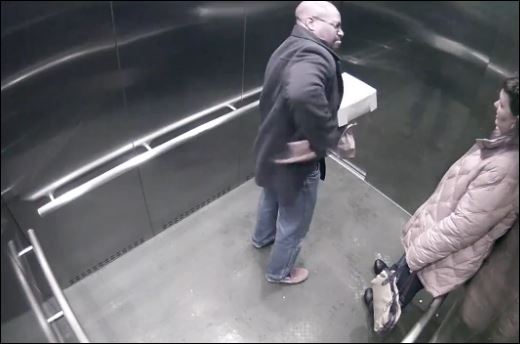 Ατζαμής αστυνομικός αυτοπυροβολήθηκε κατά λάθος – ΒΙΝΤΕΟ