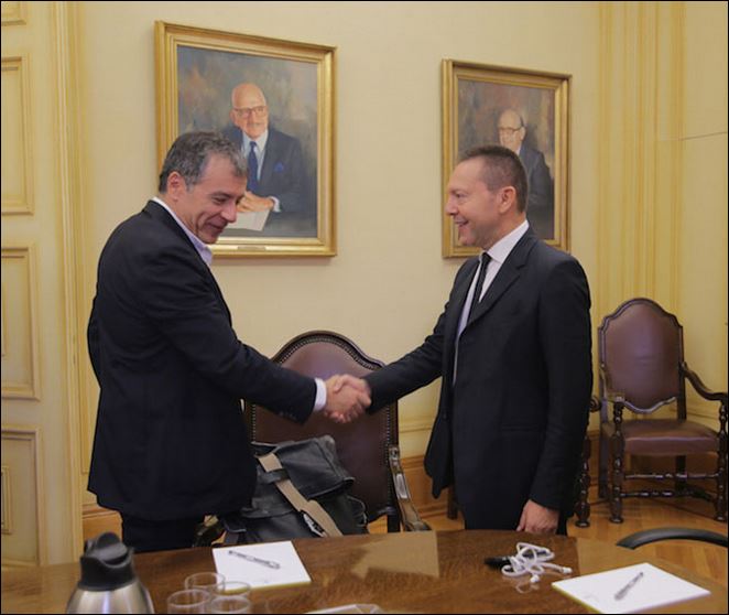 Συνάντηση Στουρνάρα – Θεοδωράκη για τις τράπεζες