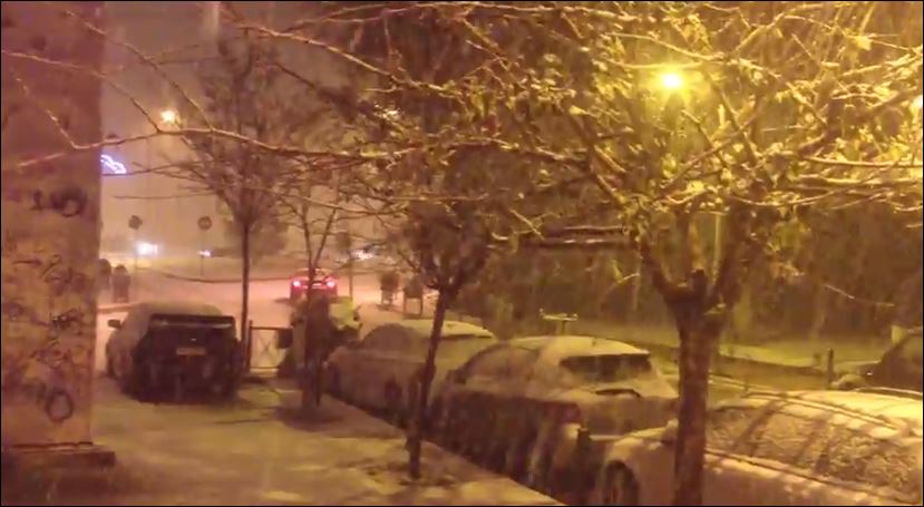 Έντονη χιονόπτωση στο Μαρούσι – ΒΙΝΤΕΟ