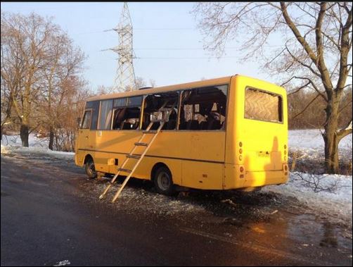 Ουκρανία: Ρουκέτα σε λεωφορείο – 10 νεκροί – ΦΩΤΟ