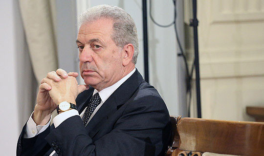 O Αβραμόπουλος για την εμπρηστική επίθεση στη γερμανική εφημερίδα