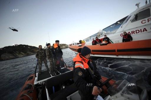 Ακυβέρνητο πλοίο με 450 μετανάστες πλησιάζει τις ακτές της Ιταλίας