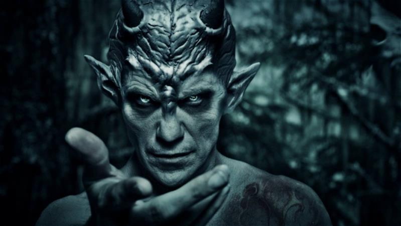 Ποιος Έλληνας ηθοποιός κρύβεται πίσω από το τρομακτικό πρόσωπο;