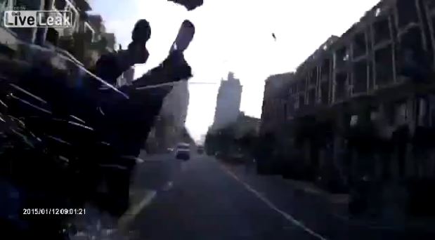 “Εγκληματίας” οδηγός – ΒΙΝΤΕΟ